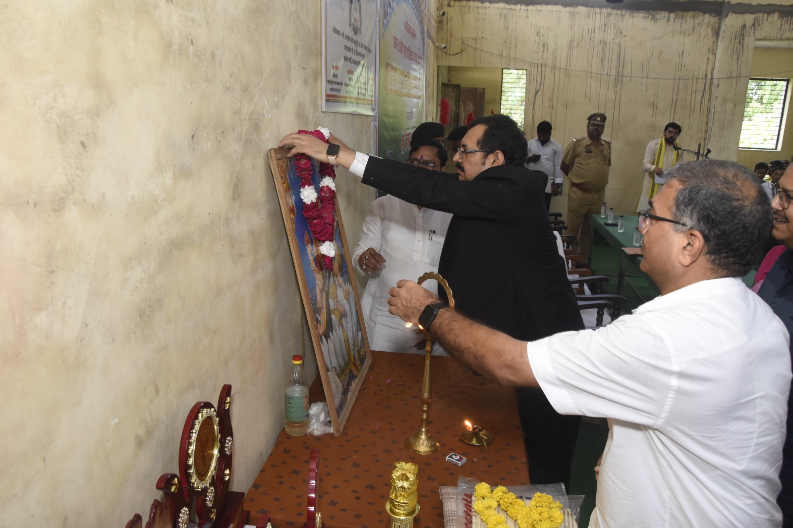 http://www.amarshahidintercollegebewar.in/uploads/gallery/687cee4464cae.jpg