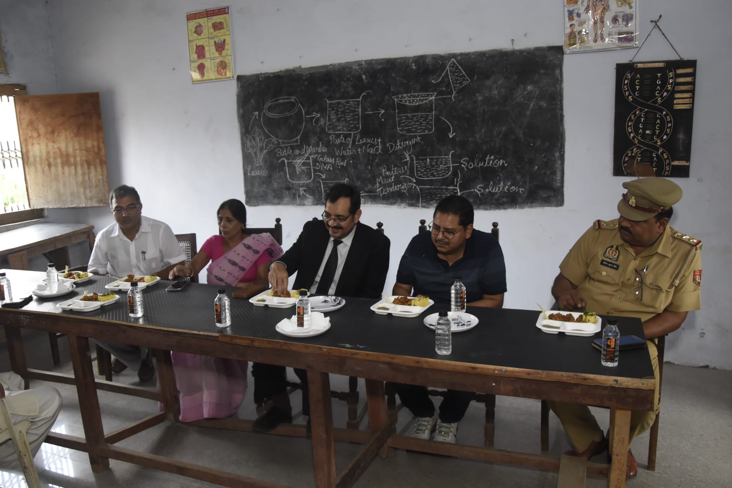 http://www.amarshahidintercollegebewar.in/uploads/gallery/687cefaae695c.jpg