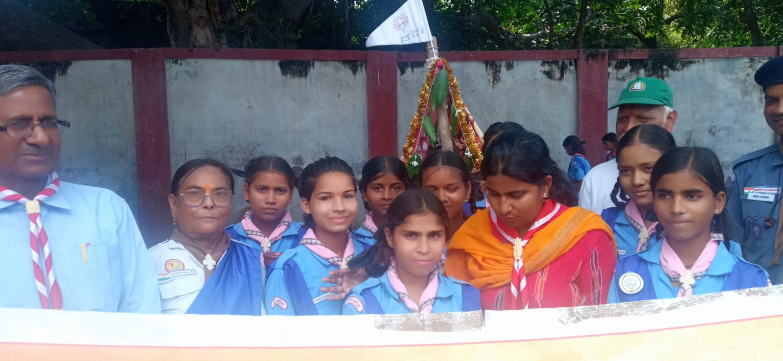 http://www.amarshahidintercollegebewar.in/uploads/gallery/68cd526e53a4e.jpg